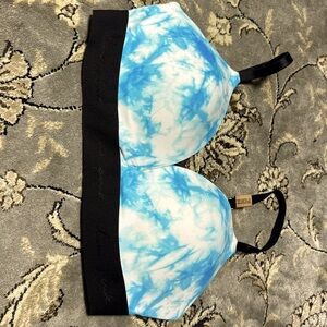 Victoria Secret PINK wireless push up Bra